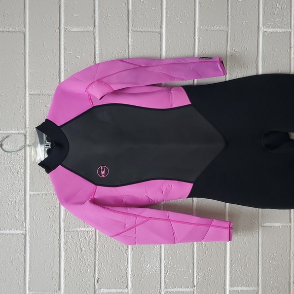 O'Neill Black and Pink Neoprene Wetsuit for Swimming - Picture 7 of 8